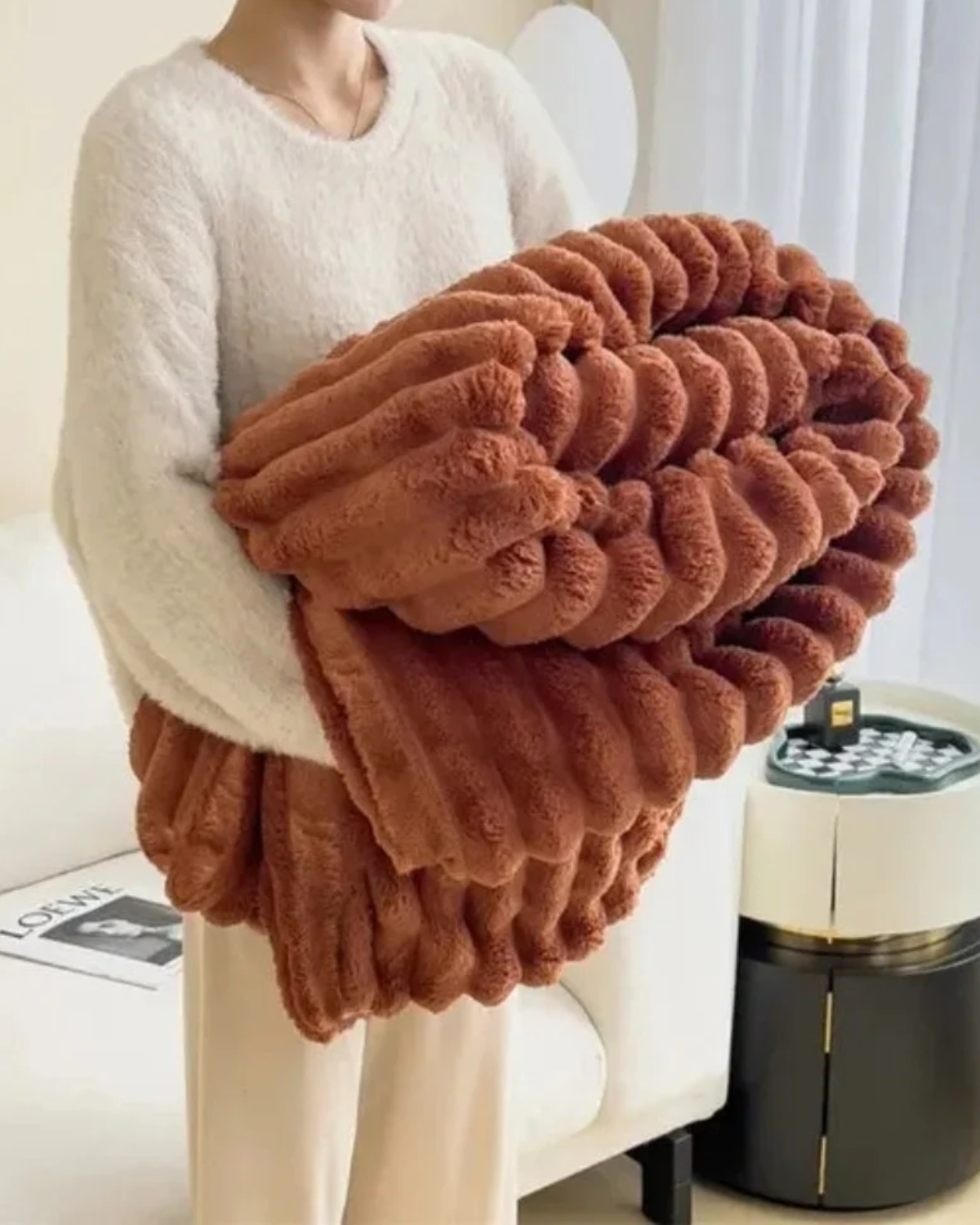 Veloura – Luxe Plush Blanket with Elegant Texture for Warmth & Style