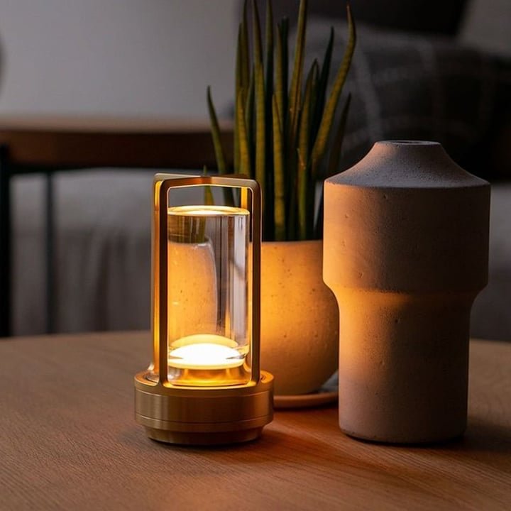 CrystalGlow – Elegant Dimmable Table Lamp with Crystal Ambience