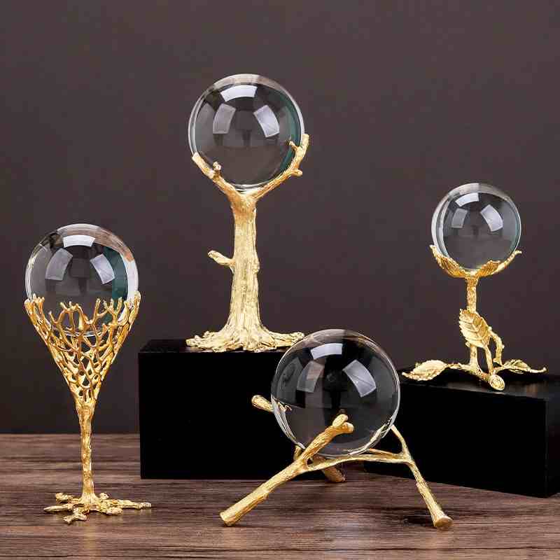 LumiSphere – Timeless Crystal Globe with Luxurious Design for a Stylish Ambience
