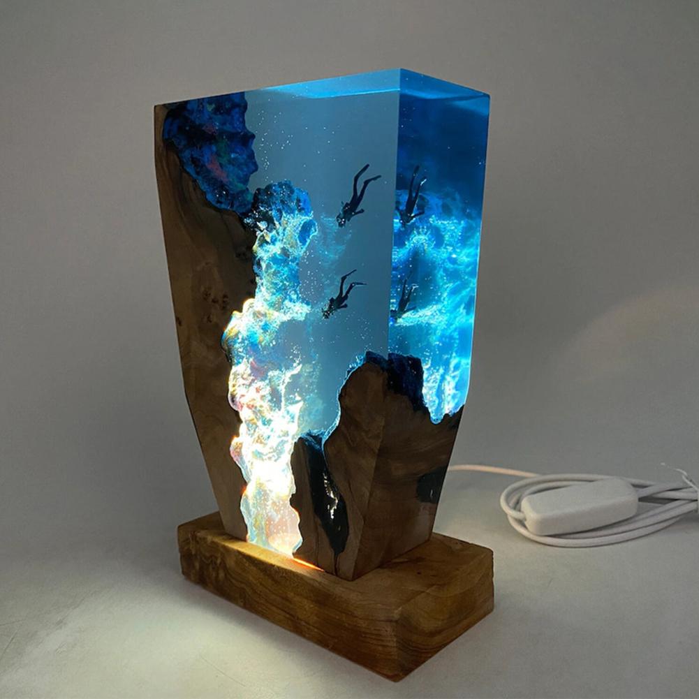 AquaLume – Luxury Table Lamp with Oceanic Diver Design for a Soothing Atmosphere