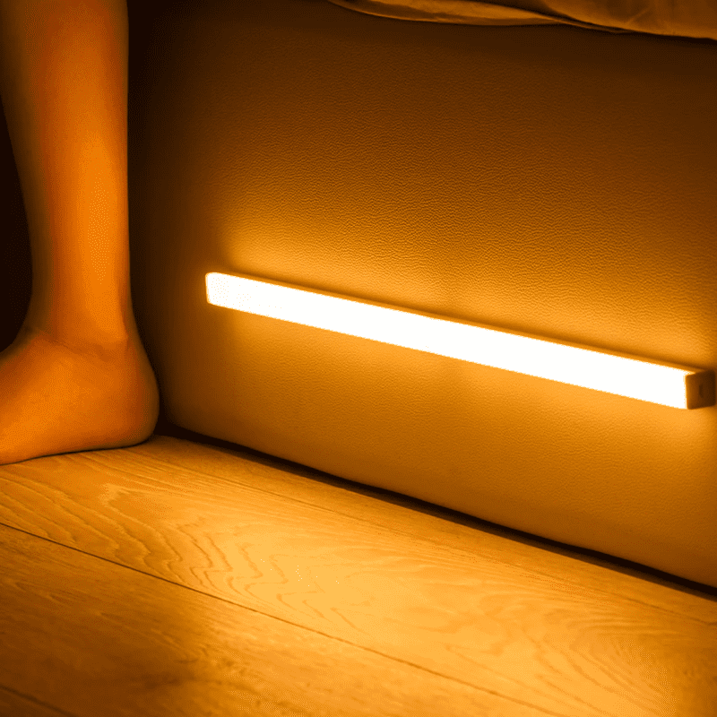 MotionGlow – Modern LED Wall Lamp with Motion Sensor for Functional Elegance