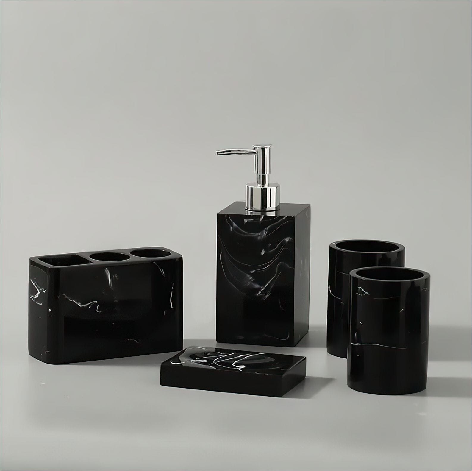 Ensemble de salle de bain 5 pièces résine imprimé marbre noir – distributeur de savon, porte-brosse à dents, gobelet, plateau