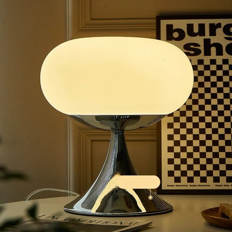 AppleGlow – Table Lamp with Vintage Charm and Artistic Elegance