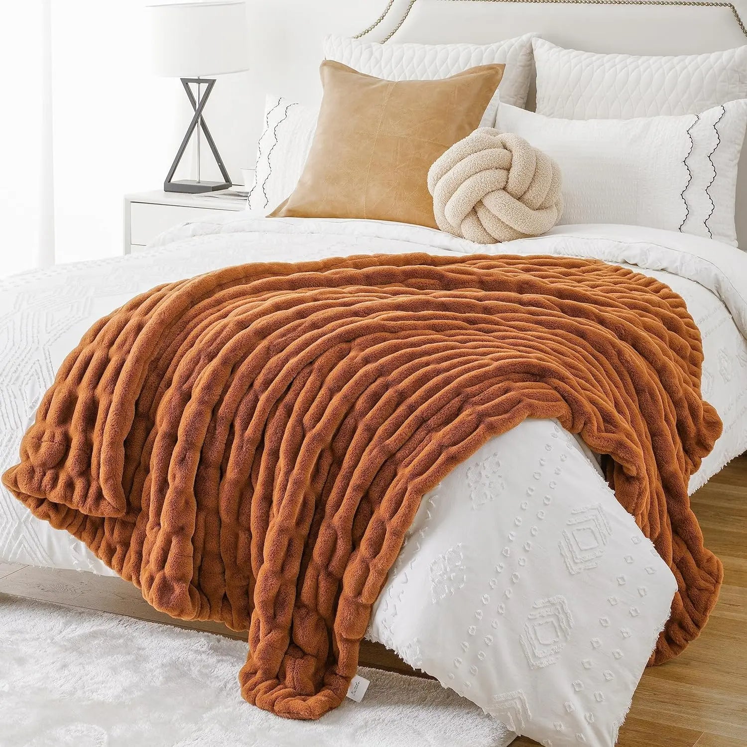 Plaid en fausse fourrure pelucheux avec design 3D côtelé réversible pour canapé