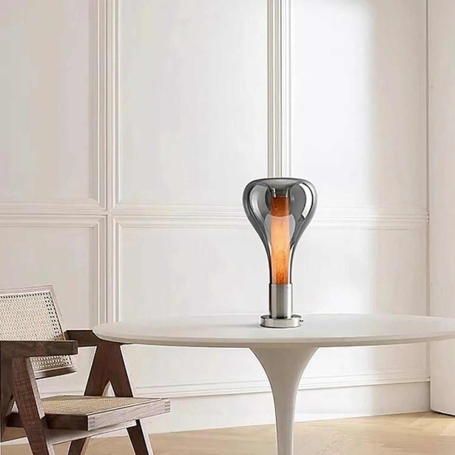 LavaGlow – Artistic Table Lamp with Dynamic Elegance