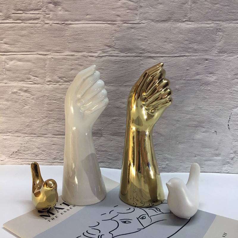 ArteLume Elegant Ceramic Vase – A Stylish Statement Piece for a Modern Interior