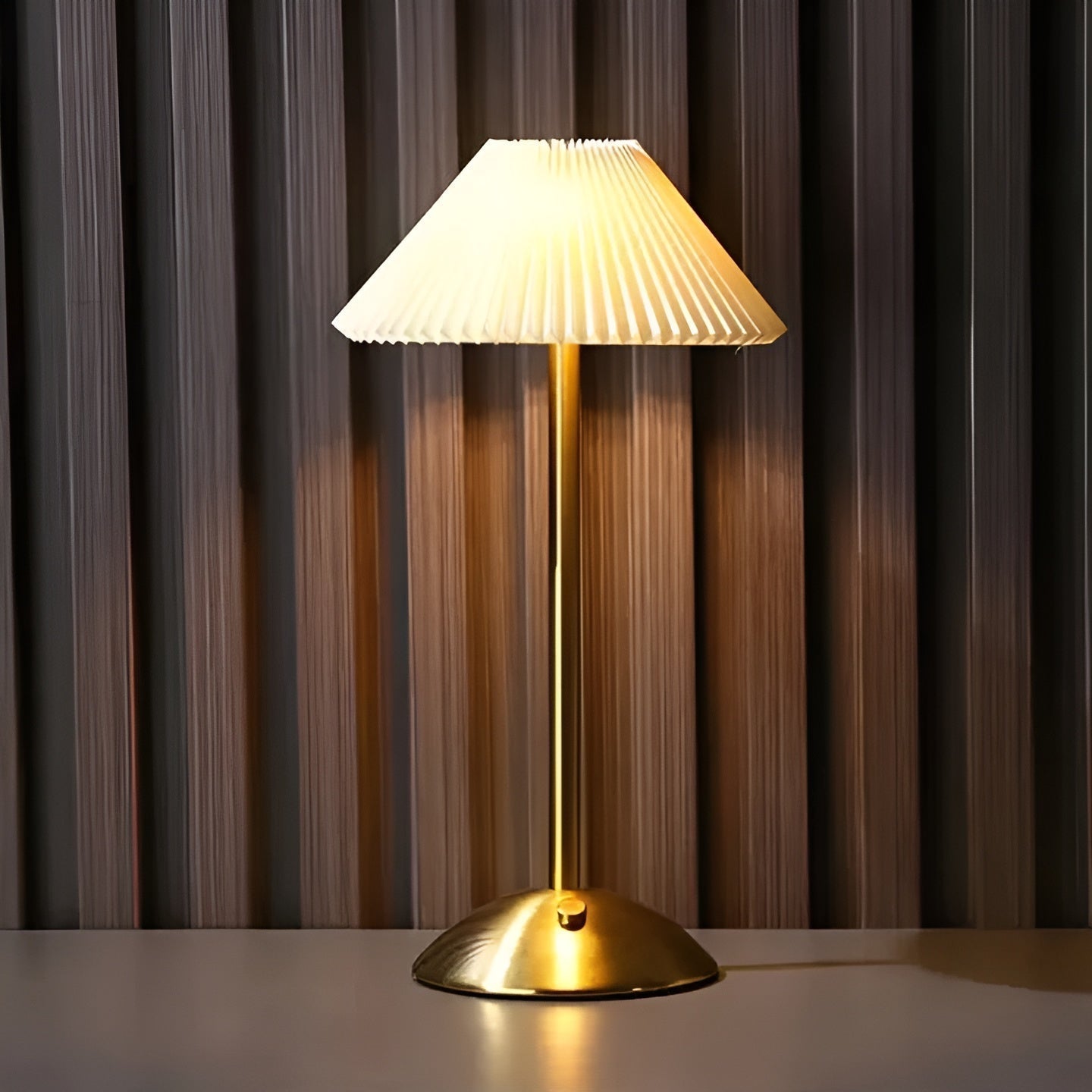 LumiFlex – Wireless Table Lamp with Elegant Design and Adjustable LED Lighting