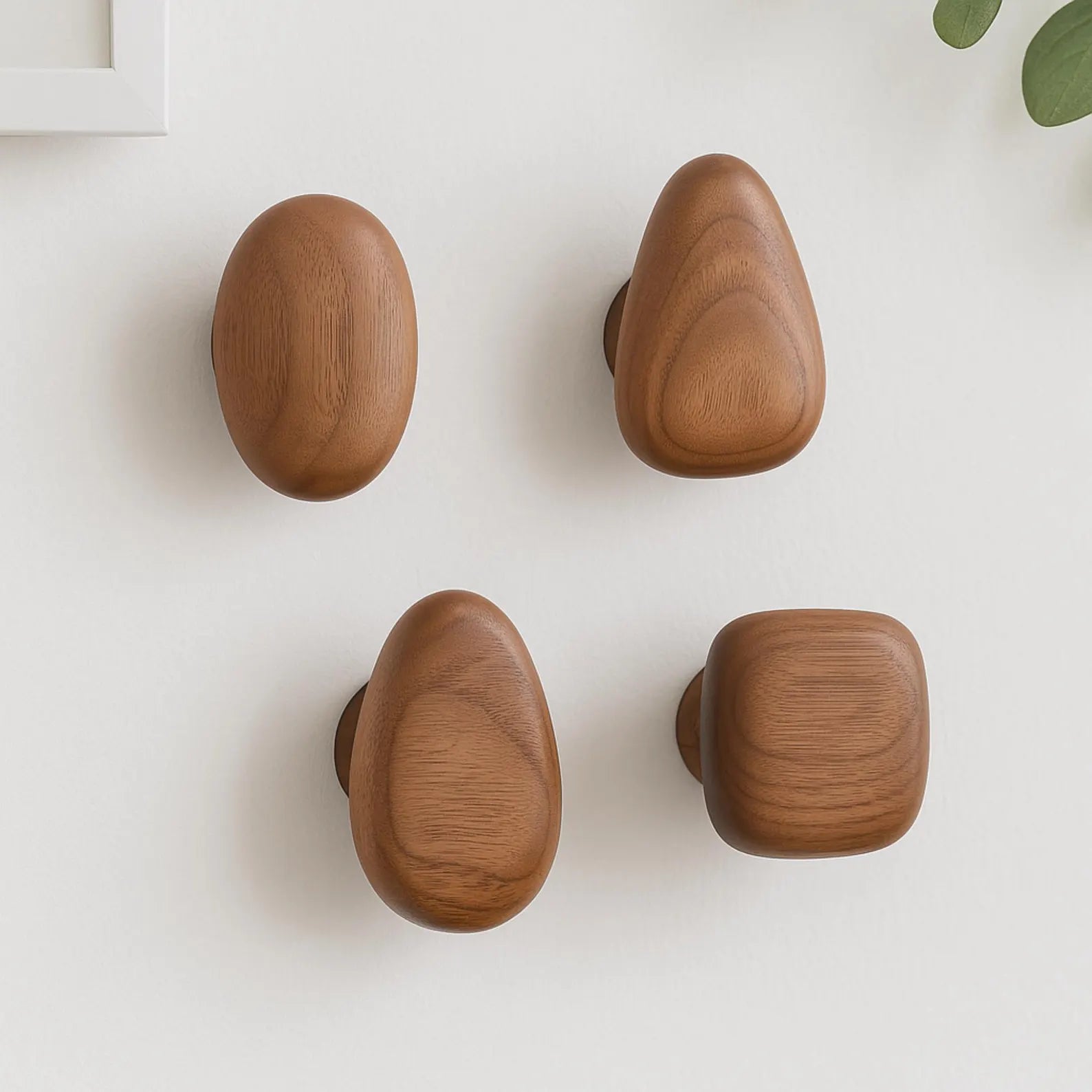 OakPebble – Natural Wooden Wall Hooks with Organic Design for a Stylish Interior