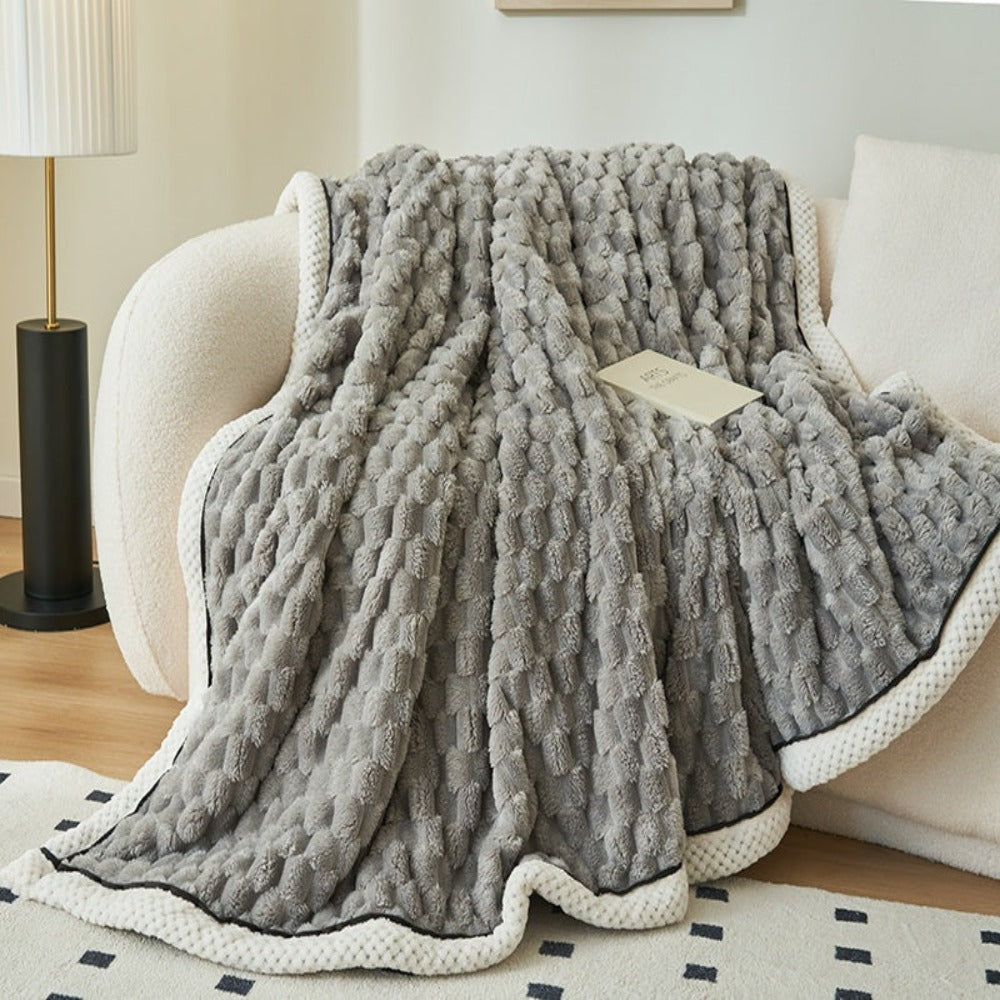 LuxeHaven – Ultimate Soft Sherpa Fleece Blanket for Pure Relaxation