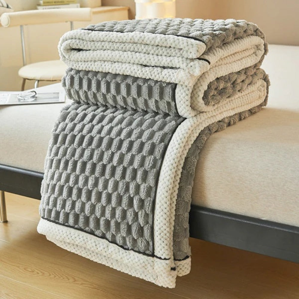 LuxeHaven – Ultimate Soft Sherpa Fleece Blanket for Pure Relaxation