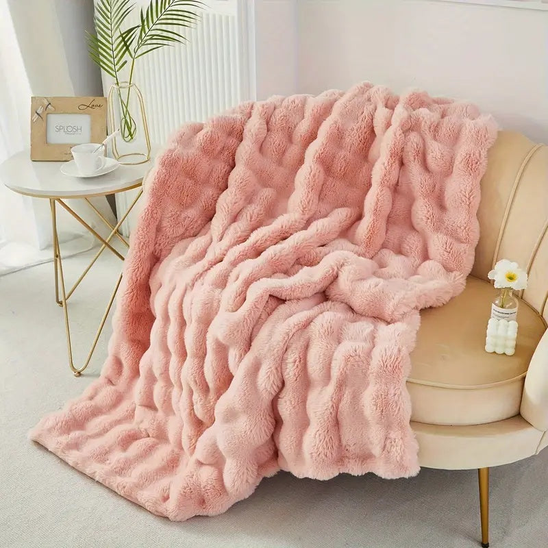 VelvaLuxe – Ultra-Soft Faux-Fur Throw for Pure Coziness
