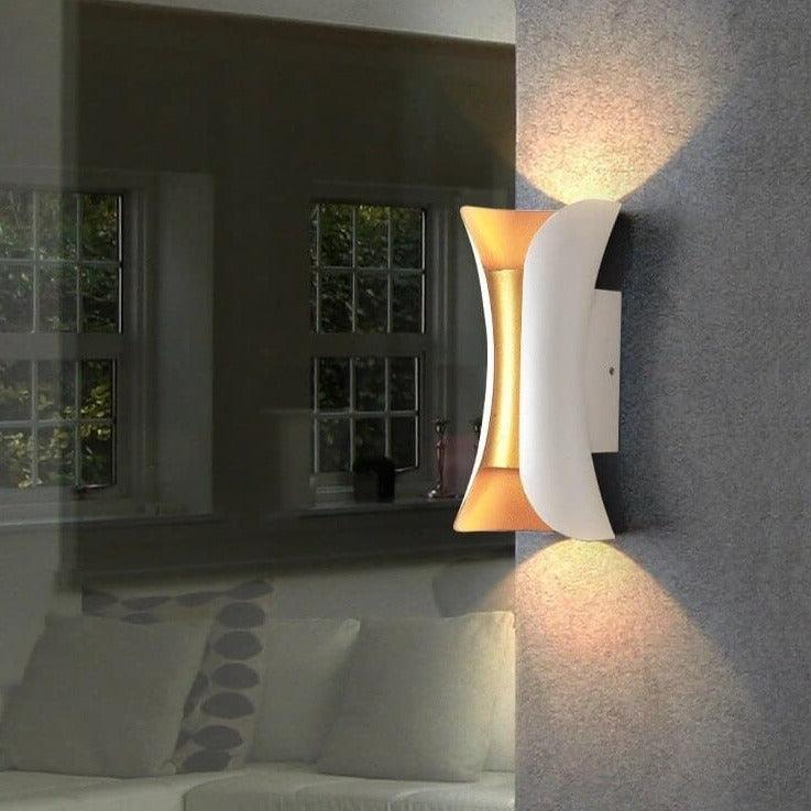 LustriaGlow – Stylish Outdoor Wall Lamp with Weatherproof Design