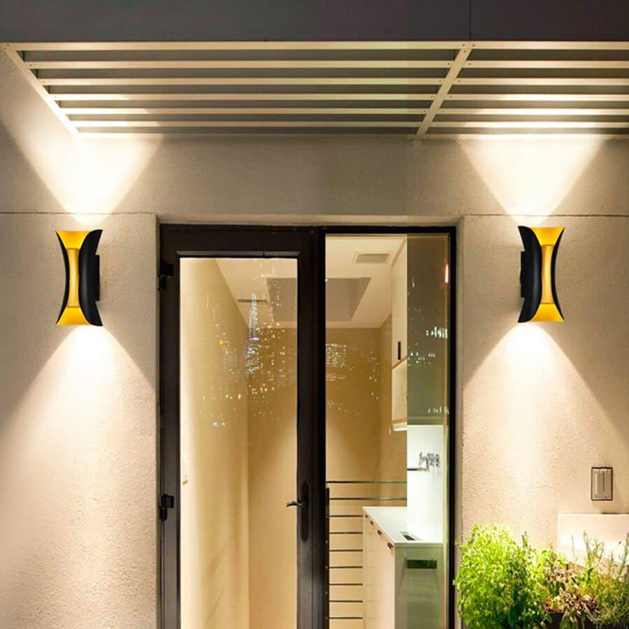 LustriaGlow – Stylish Outdoor Wall Lamp with Weatherproof Design