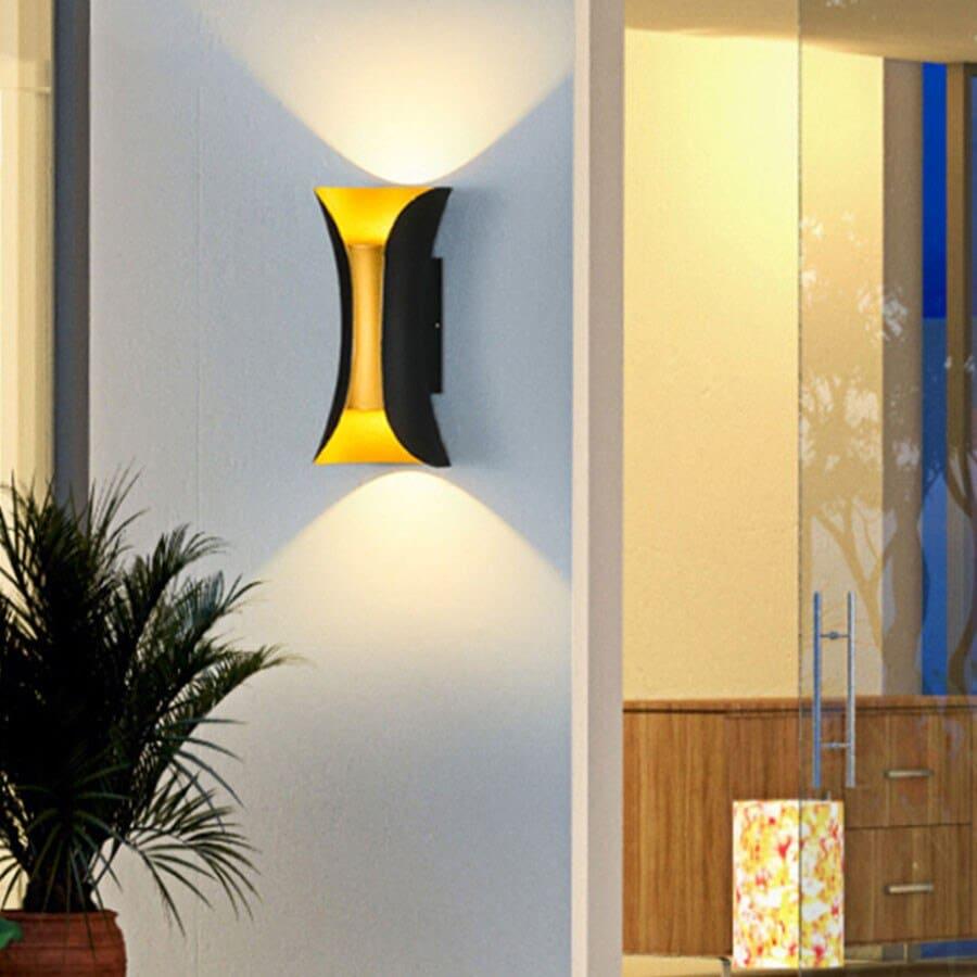 LustriaGlow – Stylish Outdoor Wall Lamp with Weatherproof Design