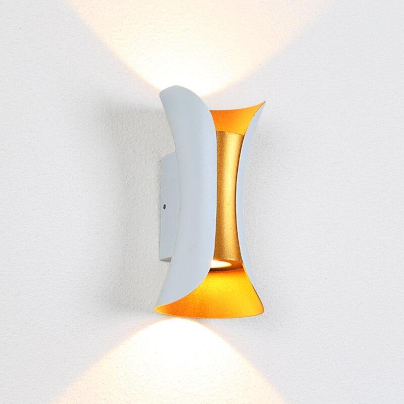 LustriaGlow – Stylish Outdoor Wall Lamp with Weatherproof Design