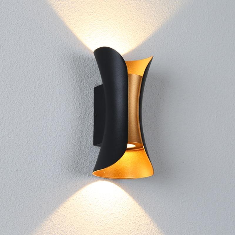 LustriaGlow – Stylish Outdoor Wall Lamp with Weatherproof Design