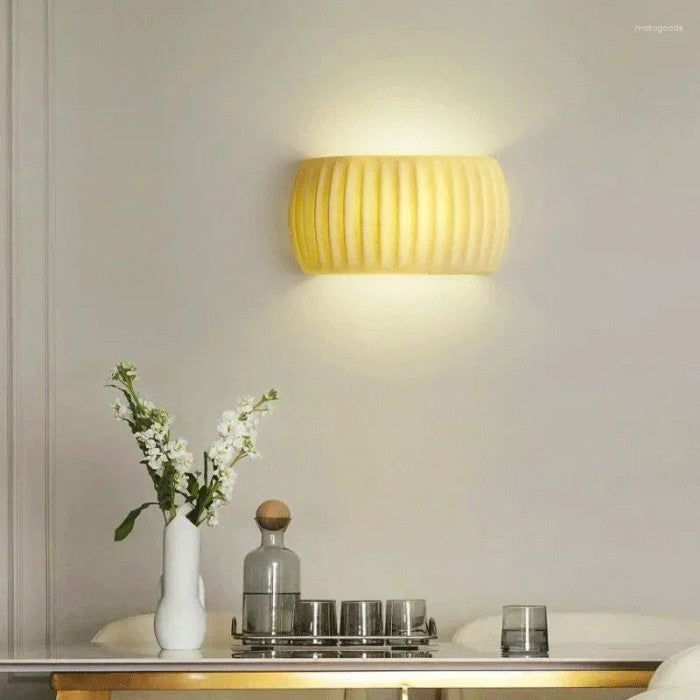 RibbedGlow – Luxury Wall Lamp with Modern Elegance