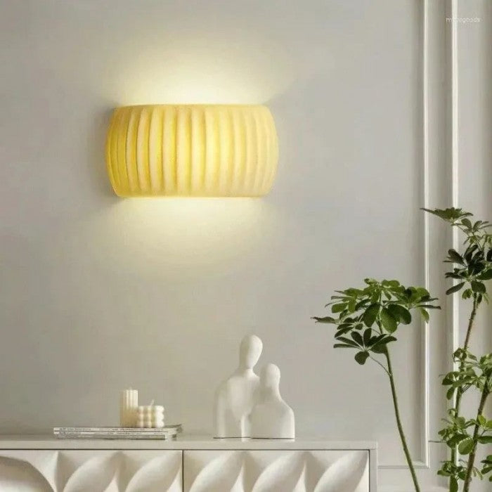 RibbedGlow – Luxury Wall Lamp with Modern Elegance