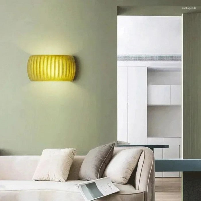 RibbedGlow – Luxury Wall Lamp with Modern Elegance