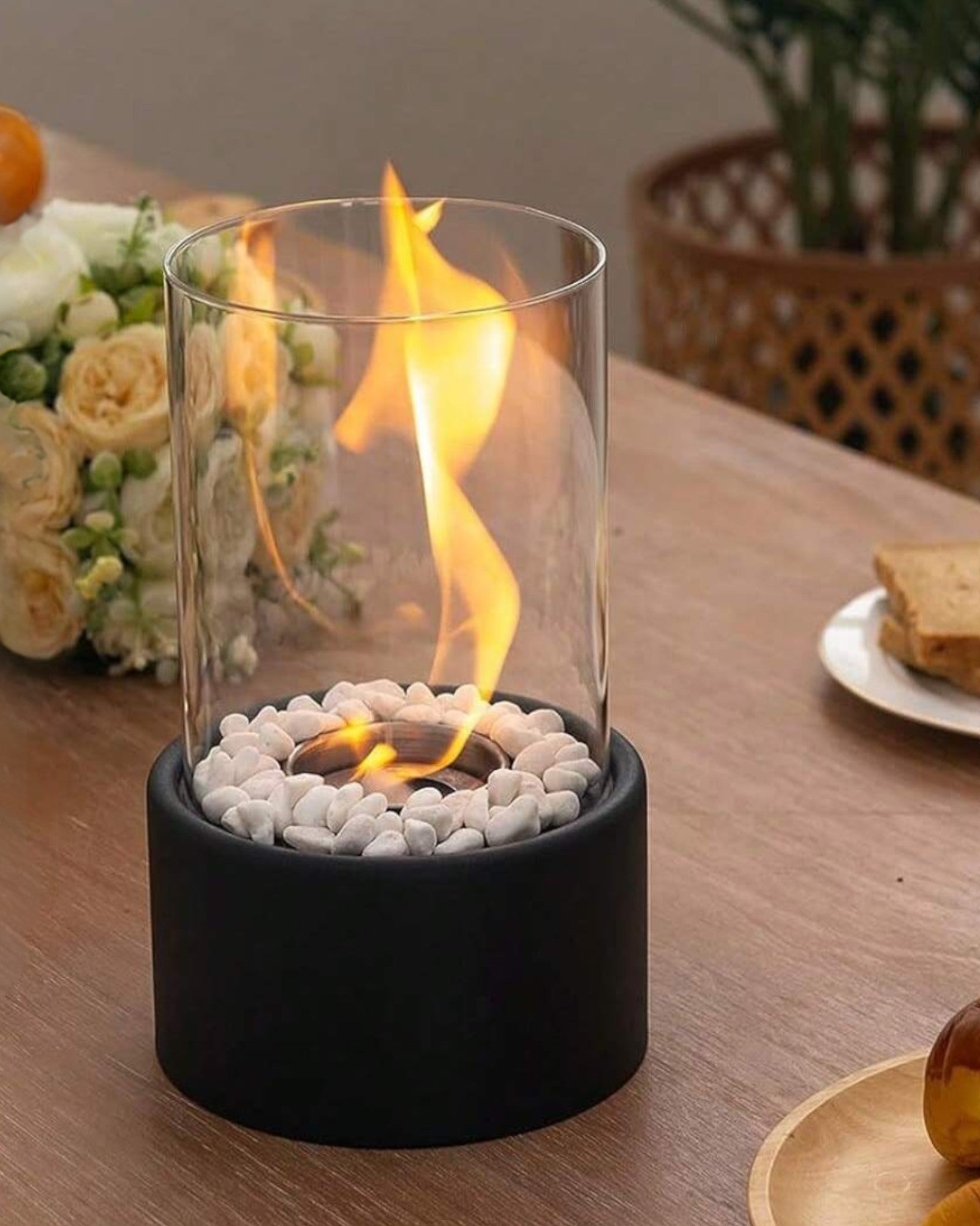 EternalGlow – Elegant Oil Lamp of Metal and Glass with Open Flame