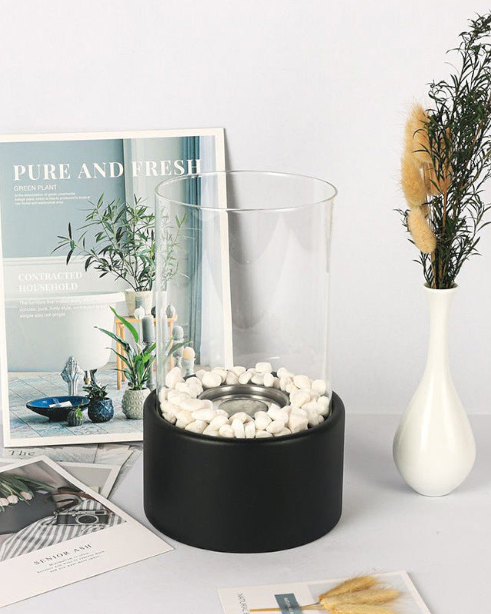 EternalGlow – Elegant Oil Lamp of Metal and Glass with Open Flame