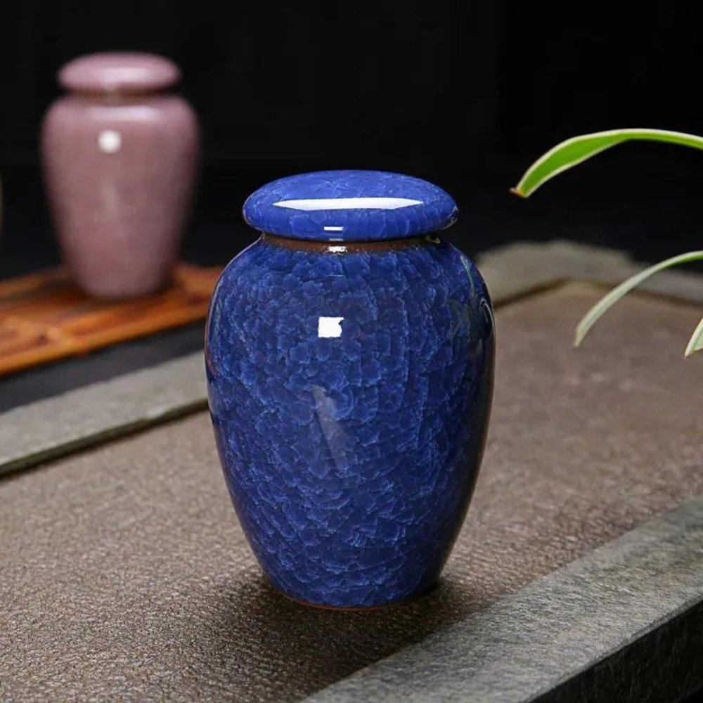 EternaSoul Hand-Painted Ceramic Pet Urn – Timeless Keepsake with Elegant Appearance