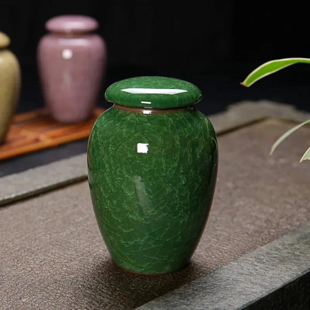 EternaSoul Hand-Painted Ceramic Pet Urn – Timeless Keepsake with Elegant Appearance