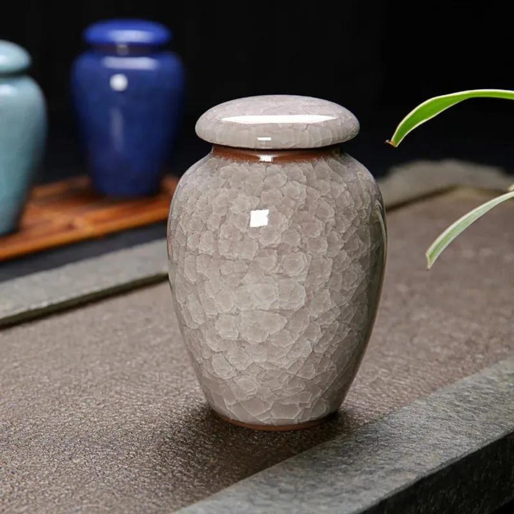 EternaSoul Hand-Painted Ceramic Pet Urn – Timeless Keepsake with Elegant Appearance