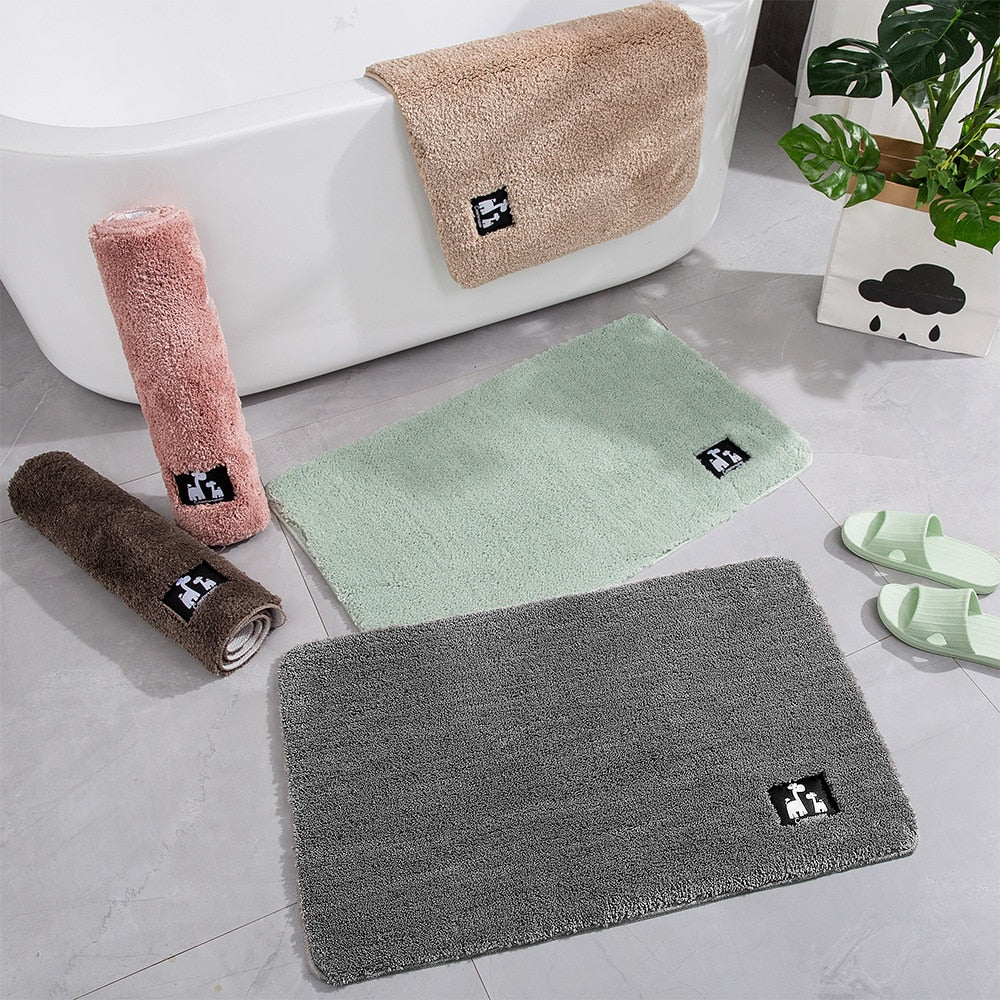 SoftSavanna – Luxe Giraffe Bath Mat with Non-Slip & Water-Absorbing Microfiber