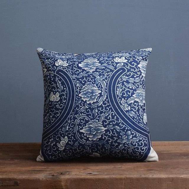 Imperial Blue – Luxe Cushion Cover with Traditional Chinese Porcelain Pattern