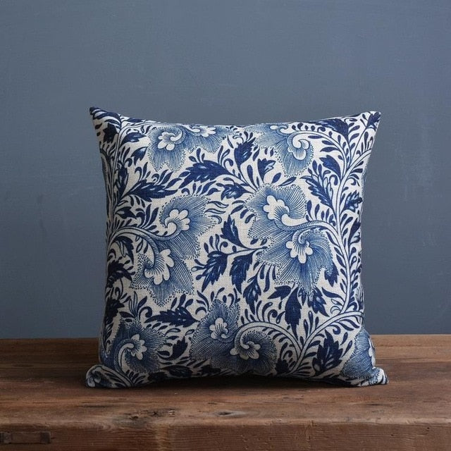 Imperial Blue – Luxe Cushion Cover with Traditional Chinese Porcelain Pattern
