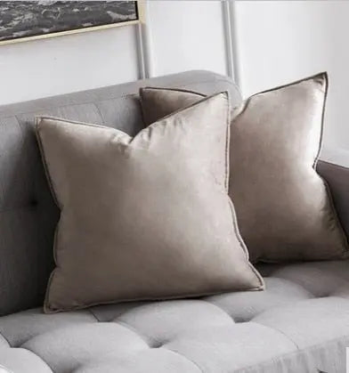 VelvetLux – Luxe Velvet Cushion Cover with Flannel Edge