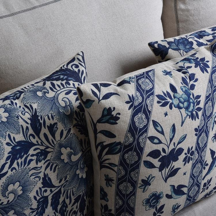 Imperial Blue – Luxe Cushion Cover with Traditional Chinese Porcelain Pattern