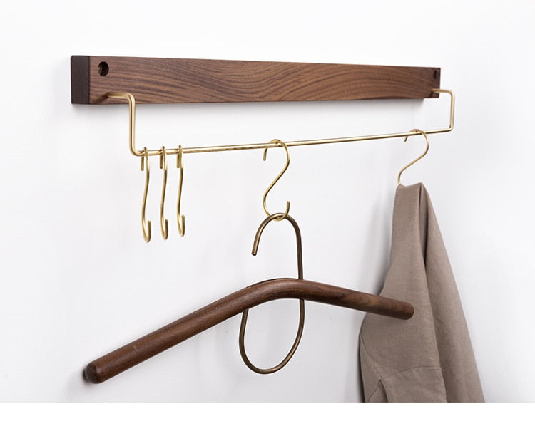 WoodCraft – Elegant Beech Wood Towel Rack with Brass Accents