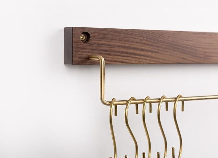WoodCraft – Elegant Beech Wood Towel Rack with Brass Accents