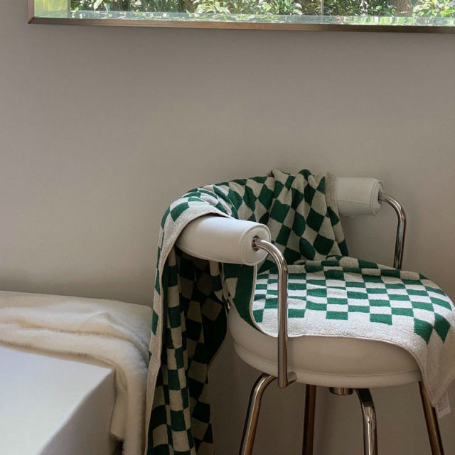 BowLift Luxe Cotton Towel | Retro Chic for a Stylish Bathroom Interior