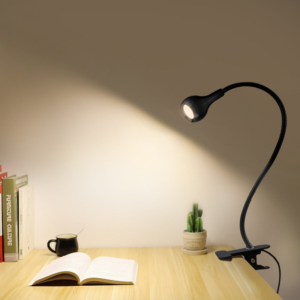 LumiClip – Flexible Clip-On Lamp with USB Power & Adjustable Lighting