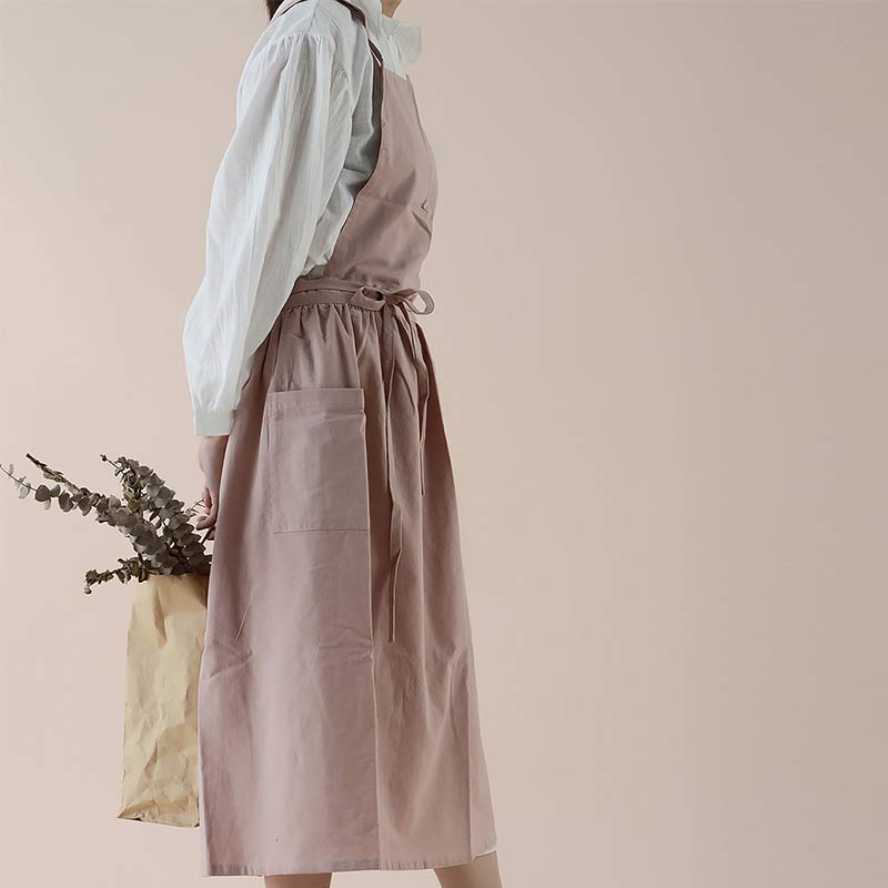 MaisonVire Elegance – Luxury Cotton Kitchen Apron with Cross Straps and Practical Pockets for a Stylish Look