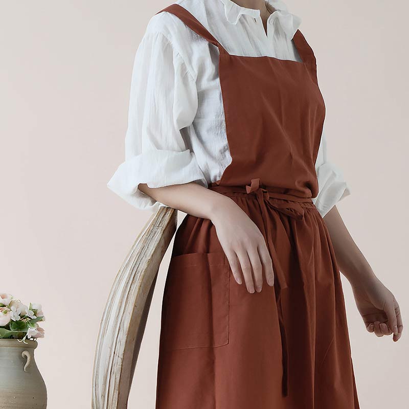 MaisonVire Elegance – Luxury Cotton Kitchen Apron with Cross Straps and Practical Pockets for a Stylish Look