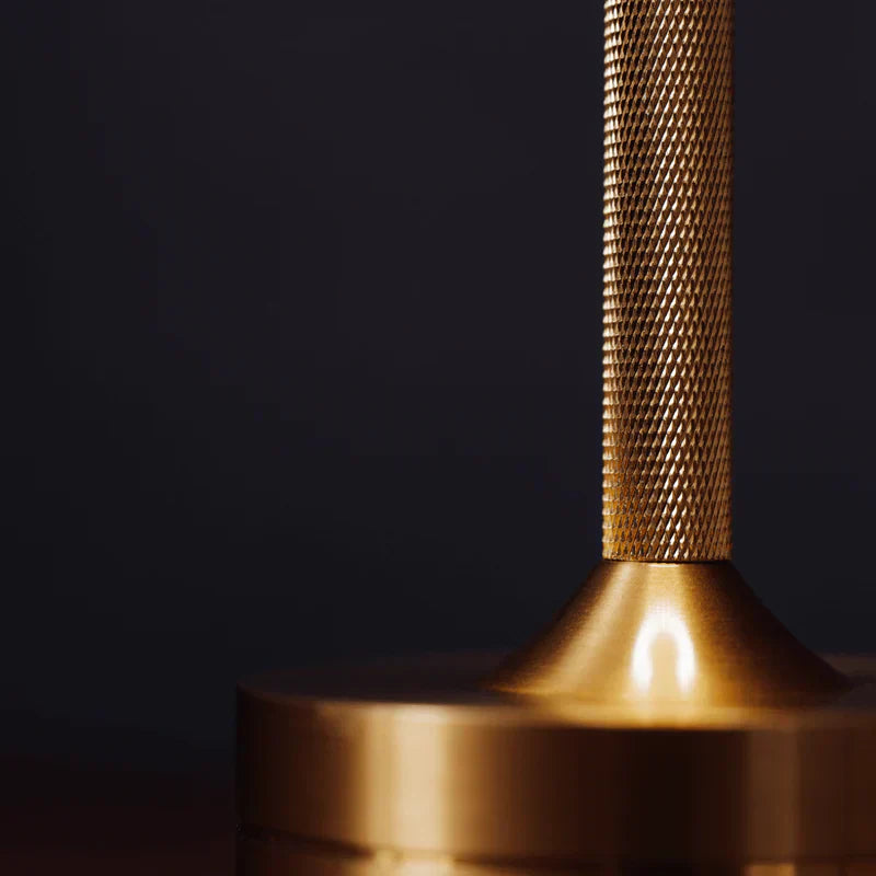 SavoyLuxe – Table Lamp with Timeless Design and Advanced Functions