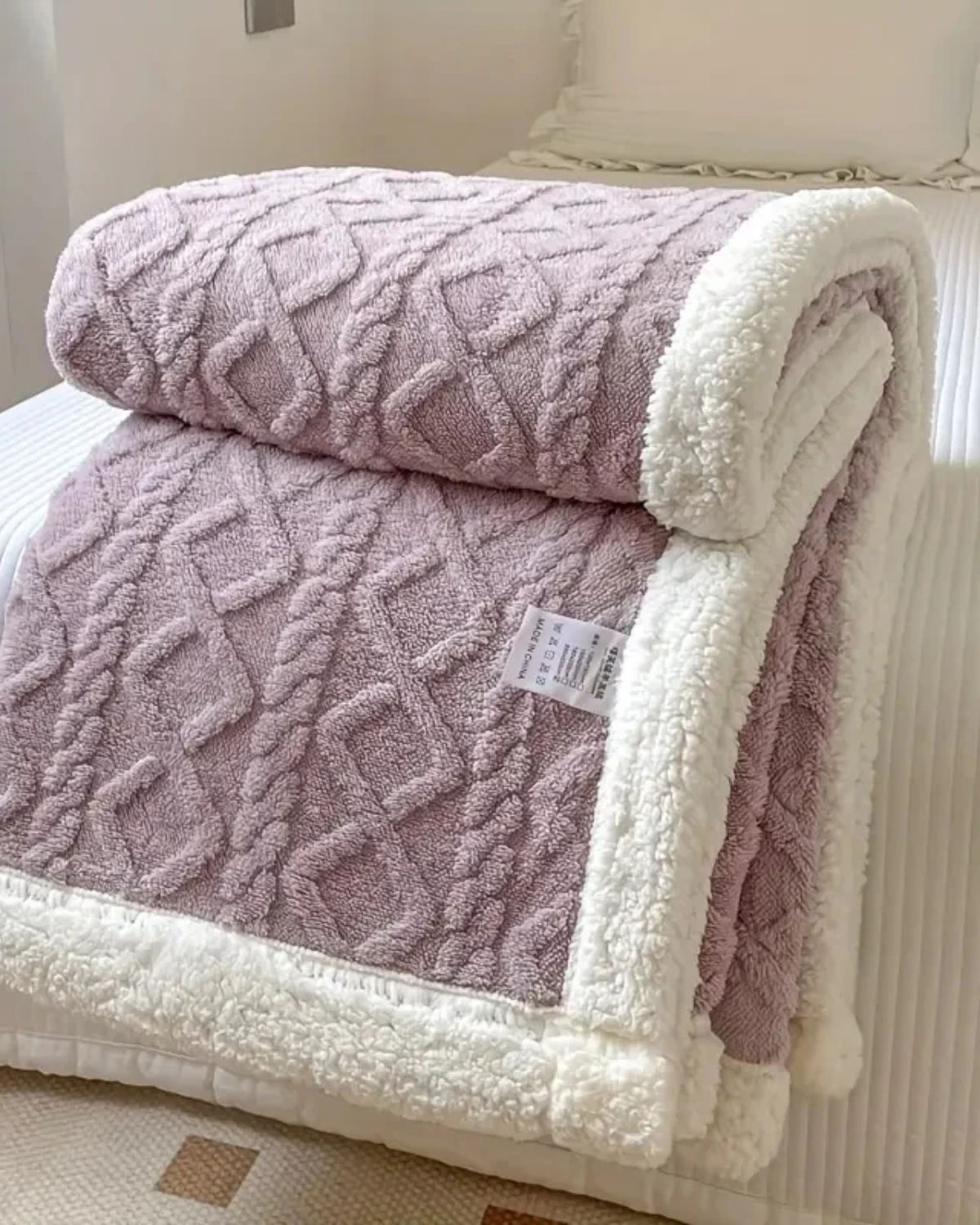 Beautiful Home – Luxury Snuggle Blanket with Velvet Soft Texture for Ultimate Comfort