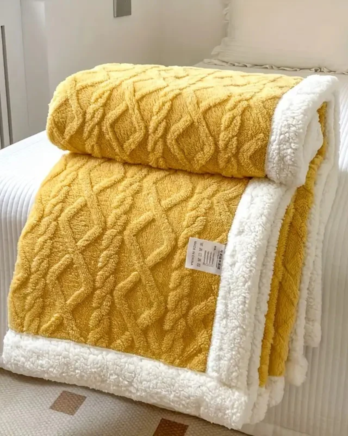 Beautiful Home – Luxury Snuggle Blanket with Velvet Soft Texture for Ultimate Comfort
