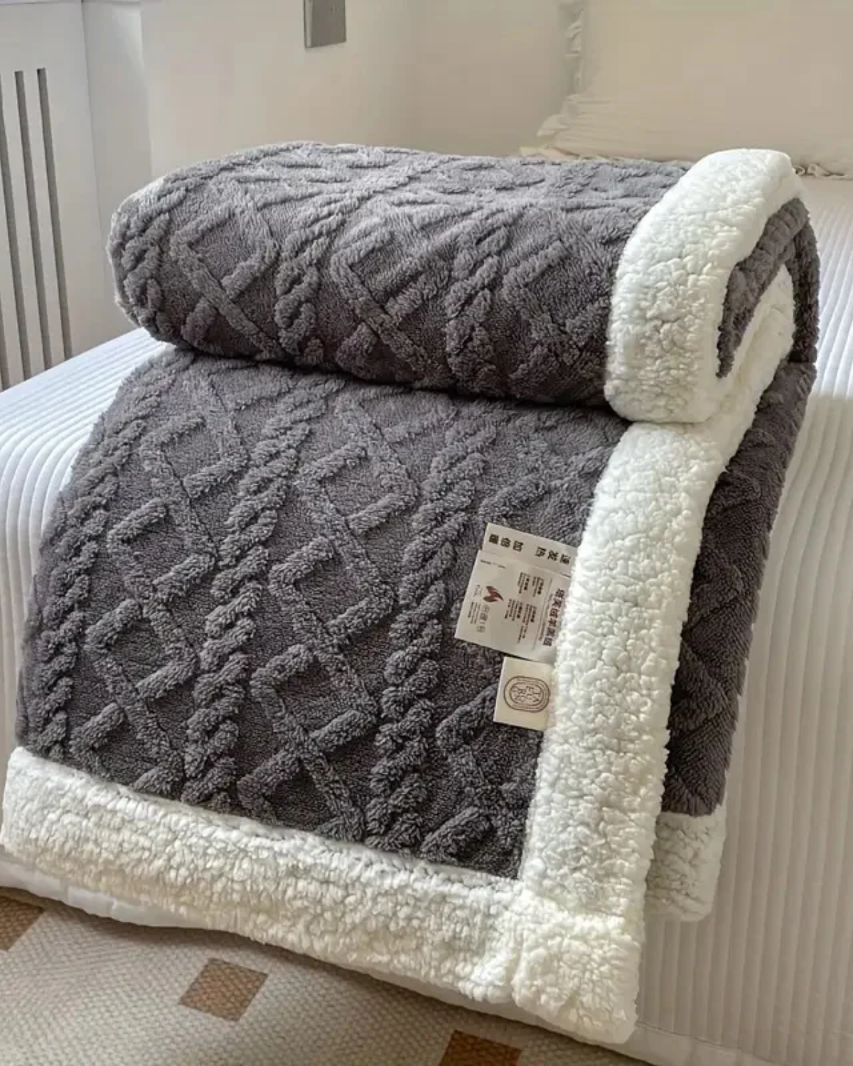 Beautiful Home – Luxury Snuggle Blanket with Velvet Soft Texture for Ultimate Comfort