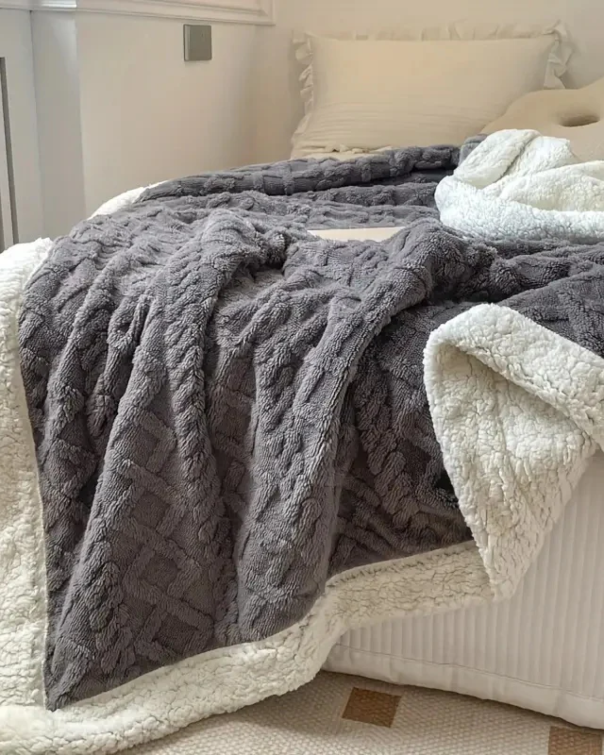 Beautiful Home – Luxury Snuggle Blanket with Velvet Soft Texture for Ultimate Comfort