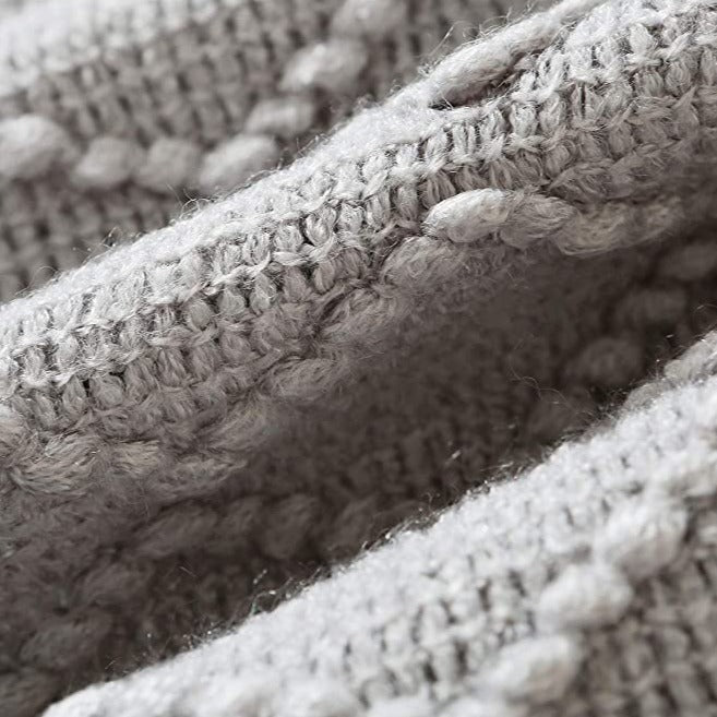 LumiWeave Luxe Knitted Throw – For a Warm & Stylish Interior