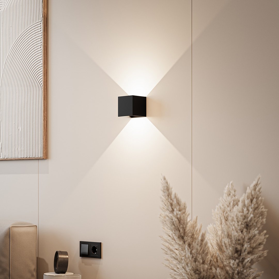 Xena – LED Wall Lamp with Adjustable Light Valves