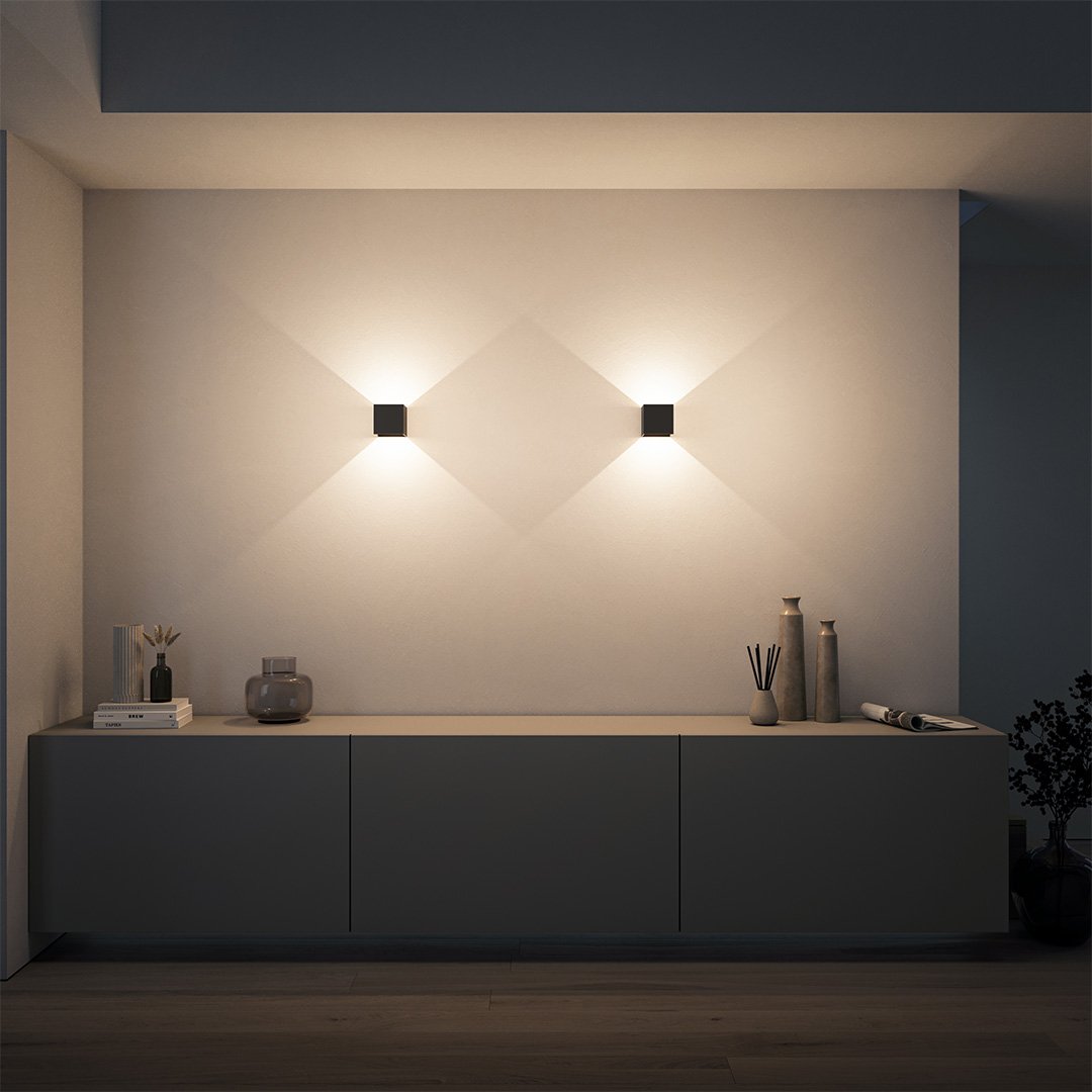 Xena – LED Wall Lamp with Adjustable Light Valves