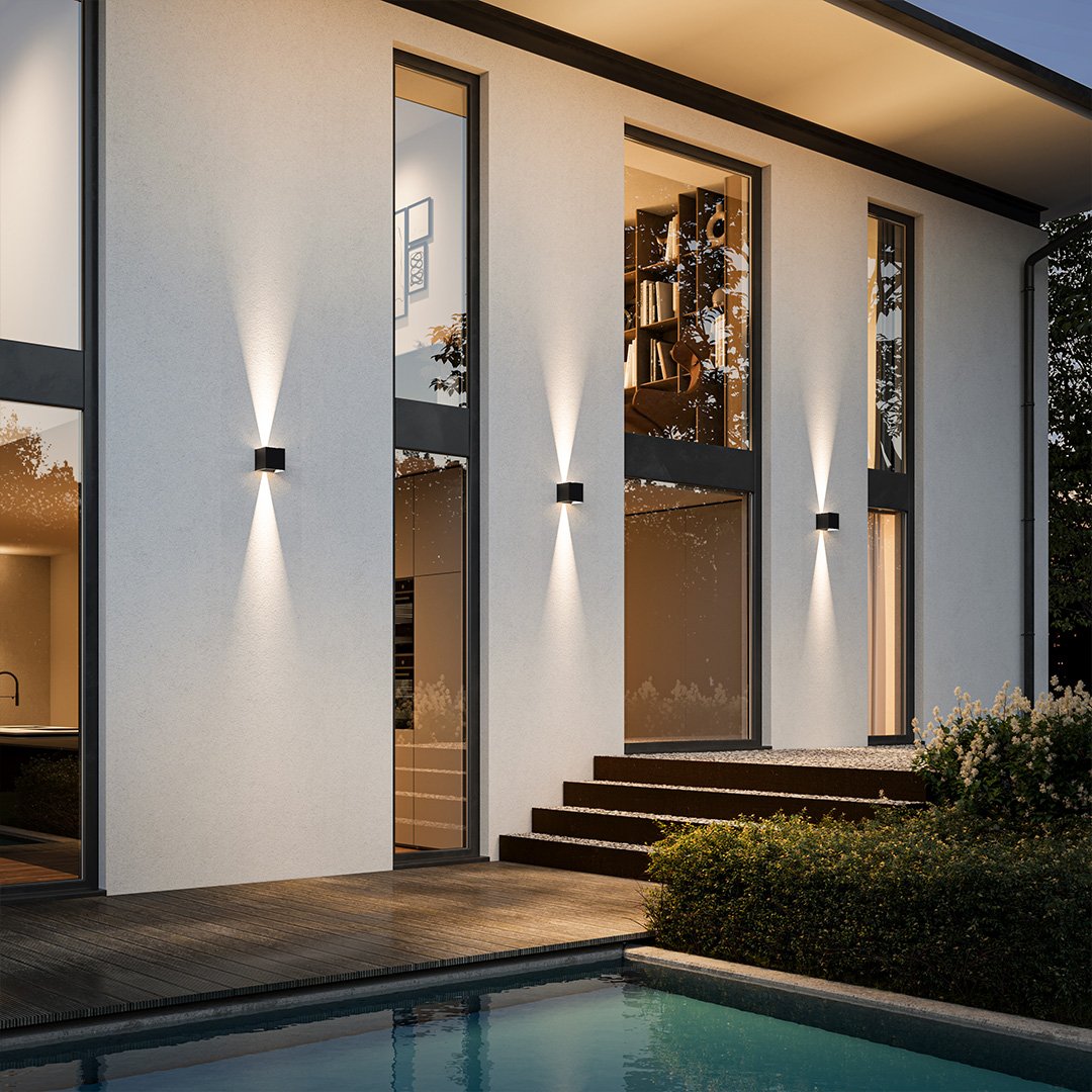 Xena – LED Wall Lamp with Adjustable Light Valves