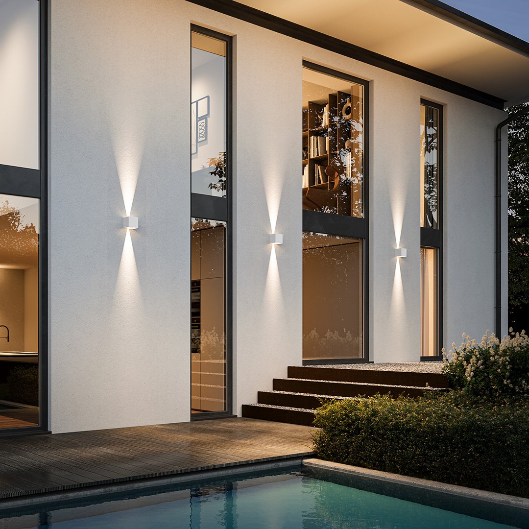 Xena – LED Wall Lamp with Adjustable Light Valves