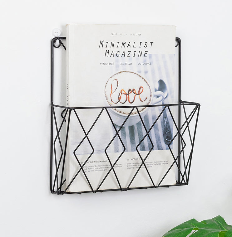 Wall-Mounted Magazine Rack Made of Metal Wire with Geometric Diamond Pattern